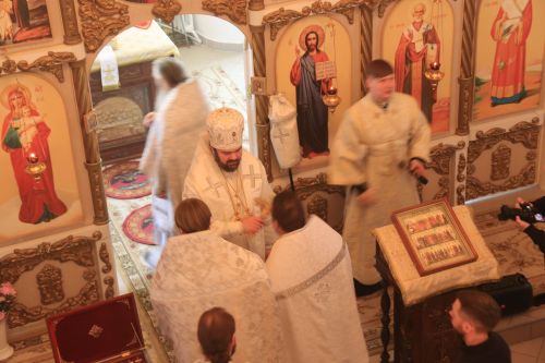 В Уруссинском Свято-Никольском храме прошла архиерейская литургия во Вселенскую родительскую субботу