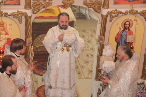 В Уруссинском Свято-Никольском храме прошла архиерейская литургия во Вселенскую родительскую субботу