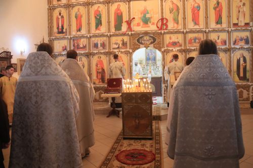 В Уруссинском Свято-Никольском храме прошла архиерейская литургия во Вселенскую родительскую субботу