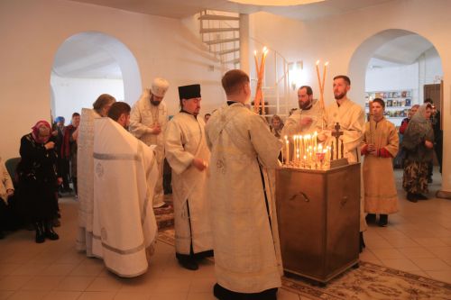 В Уруссинском Свято-Никольском храме прошла архиерейская литургия во Вселенскую родительскую субботу