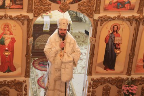В Уруссинском Свято-Никольском храме прошла архиерейская литургия во Вселенскую родительскую субботу