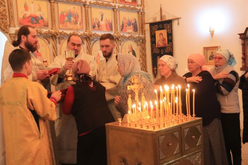 В Уруссинском Свято-Никольском храме прошла архиерейская литургия во Вселенскую родительскую субботу