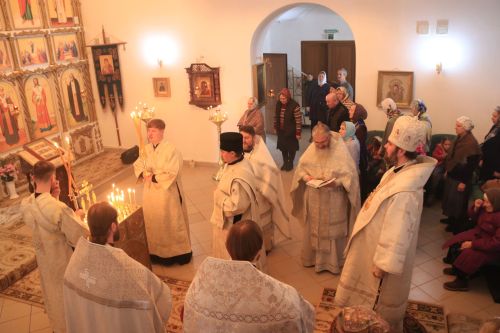 В Уруссинском Свято-Никольском храме прошла архиерейская литургия во Вселенскую родительскую субботу