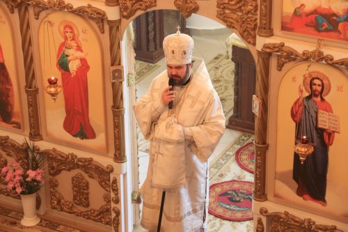 В Уруссинском Свято-Никольском храме прошла архиерейская литургия во Вселенскую родительскую субботу