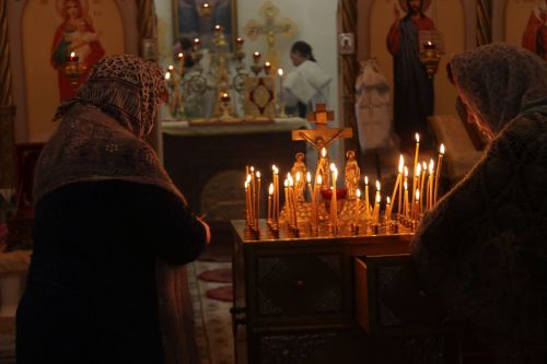 В Уруссинском Свято-Никольском храме прошла архиерейская литургия во Вселенскую родительскую субботу