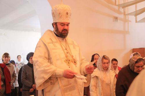 В Уруссинском Свято-Никольском храме прошла архиерейская литургия во Вселенскую родительскую субботу