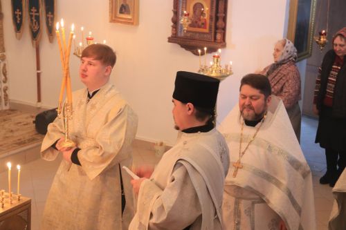В Уруссинском Свято-Никольском храме прошла архиерейская литургия во Вселенскую родительскую субботу