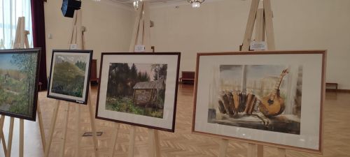 Художники Ибрагимовы из Уруссу организовали передвижную выставку картин