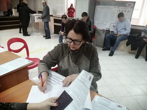 Сотрудники районной газеты проголосовали первыми