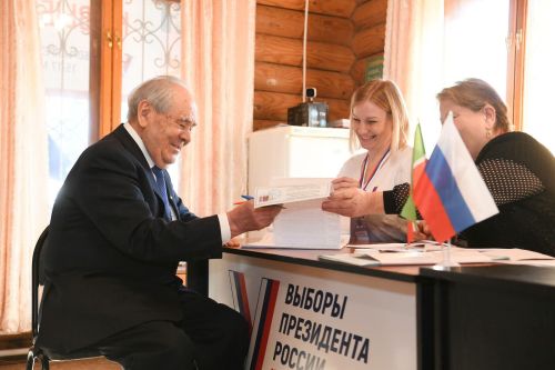 Минтимер Шаймиев: «Это событийный день, потому что мы избираем руководителя страны»
