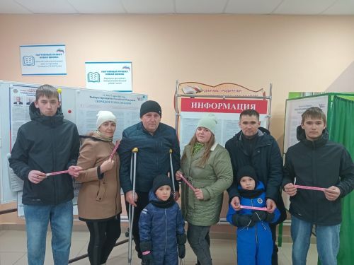 Жители Ютазинского района приходят на выборы семьями