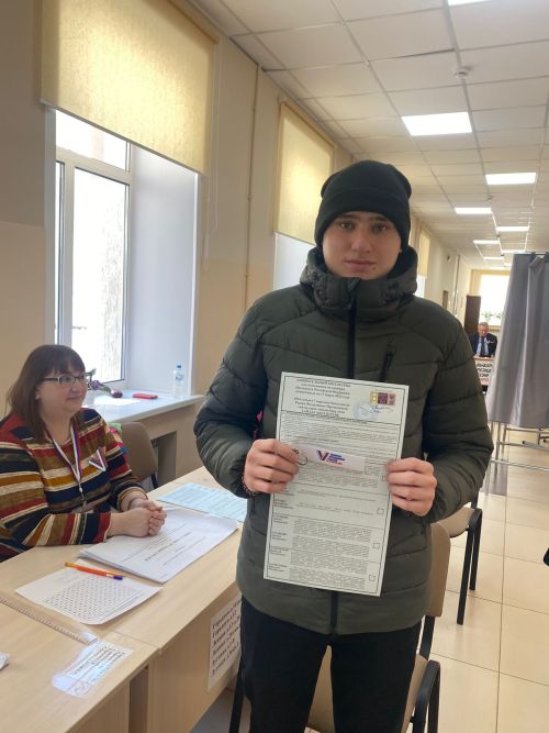 На избирательные участки пришли впервые голосующие