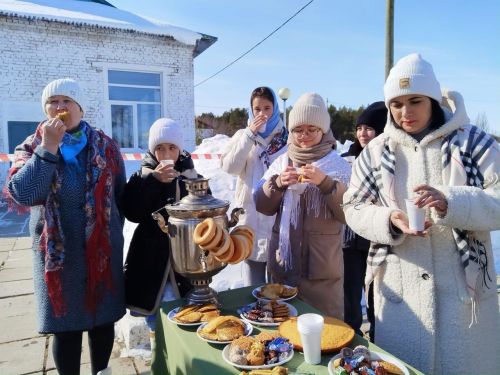 Сегодня многие населенные пункты провели президентские выборы вместе с Масленицей