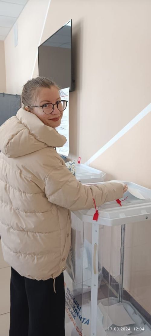 На избирательные участки пришли впервые голосующие
