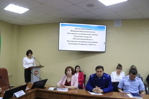 Депутаты утвердили отчет о бюджете района