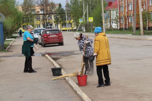 Дружный коллектив АО «Электросоединитель» вышел на субботник