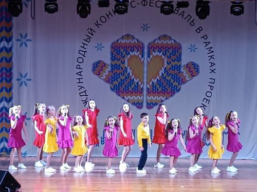 Талантливые вокалистки ансамбля «7 нот» успешно выступили на Международном конкурсе