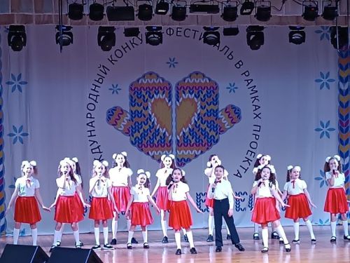 Талантливые вокалистки ансамбля «7 нот» успешно выступили на Международном конкурсе