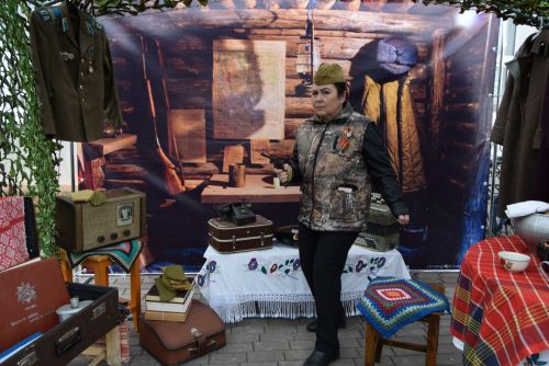 Выставка экспонатов военных лет состоялась на площади РДК в День Победы