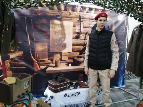 Выставка экспонатов военных лет состоялась на площади РДК в День Победы