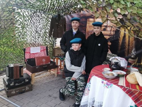 Выставка экспонатов военных лет состоялась на площади РДК в День Победы