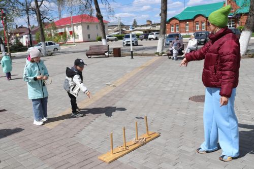 На площади РДК прошло праздничное мероприятие