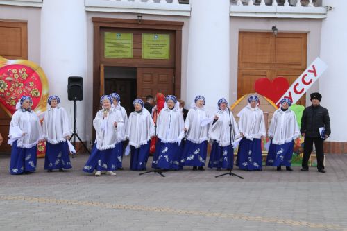 На площади РДК прошло праздничное мероприятие
