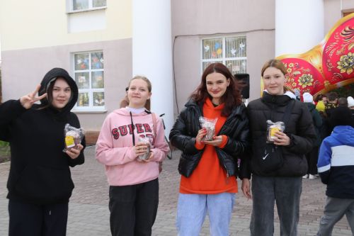 На площади РДК прошло праздничное мероприятие