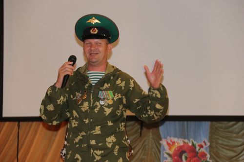 «Юные таланты» из Уруссу порадовали ребят Серафимовского ДДИ
