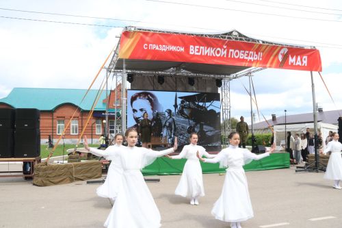 9 Мая: ютазинцы за содружество серпа и молота