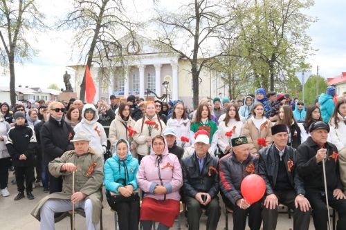 9 Мая: ютазинцы за содружество серпа и молота