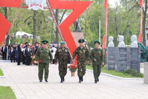 9 Мая: ютазинцы за содружество серпа и молота