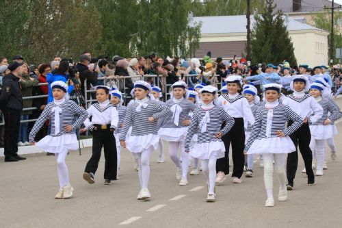 9 Мая: ютазинцы за содружество серпа и молота