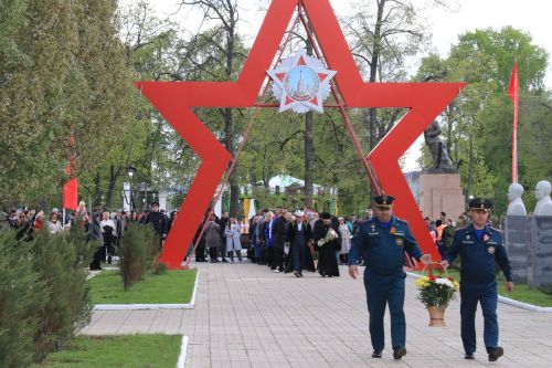 9 Мая: ютазинцы за содружество серпа и молота