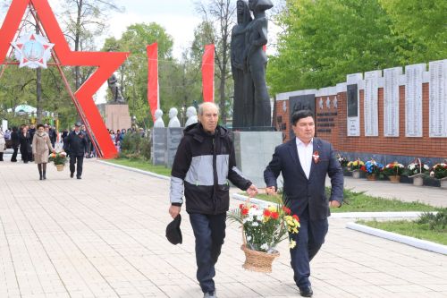 9 Мая: ютазинцы за содружество серпа и молота