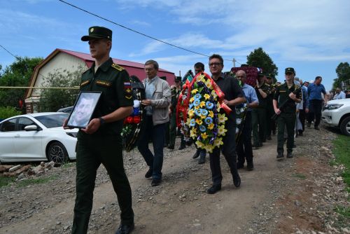 Жители района попрощались с погибшим в СВО земляком