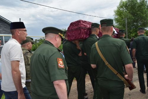 Жители района попрощались с погибшим в СВО земляком