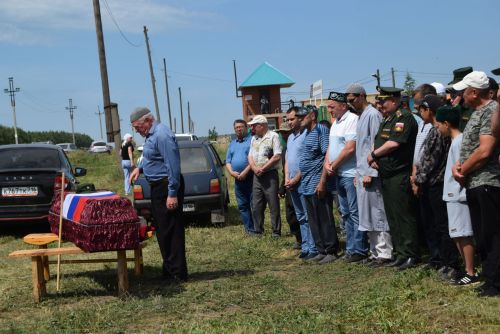 Жители района попрощались с погибшим в СВО земляком