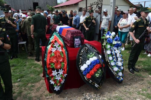 Жители района попрощались с погибшим в СВО земляком