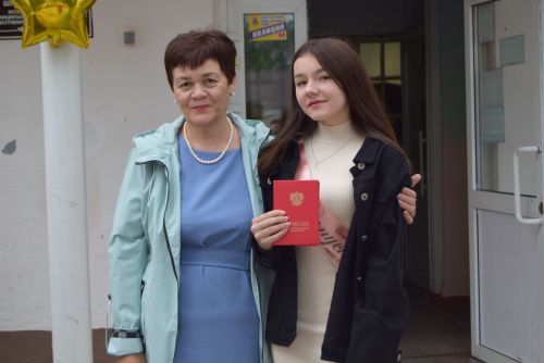 Уруссинские школьники получили аттестаты
