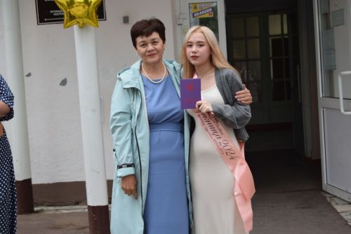 Уруссинские школьники получили аттестаты