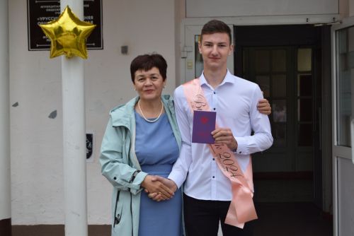 Уруссинские школьники получили аттестаты