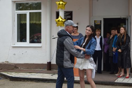 Уруссинские школьники получили аттестаты