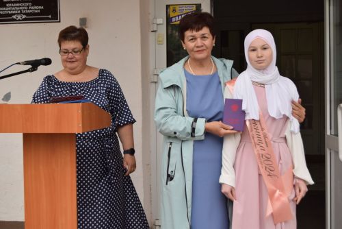 Уруссинские школьники получили аттестаты