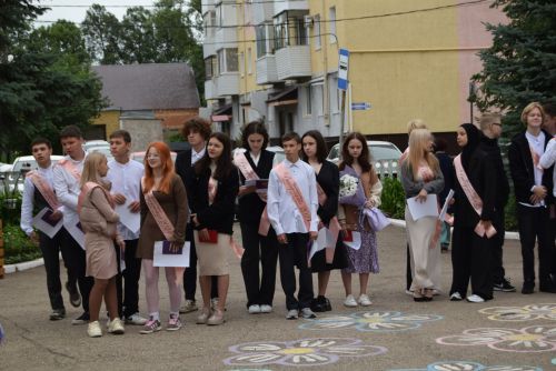 Уруссинские школьники получили аттестаты