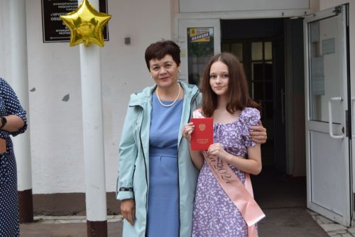 Уруссинские школьники получили аттестаты