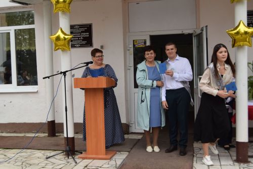 Уруссинские школьники получили аттестаты