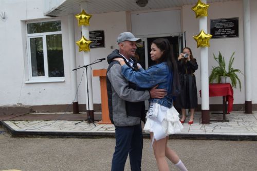 Уруссинские школьники получили аттестаты