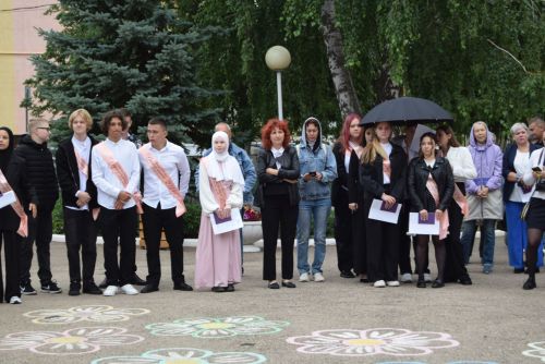 Уруссинские школьники получили аттестаты