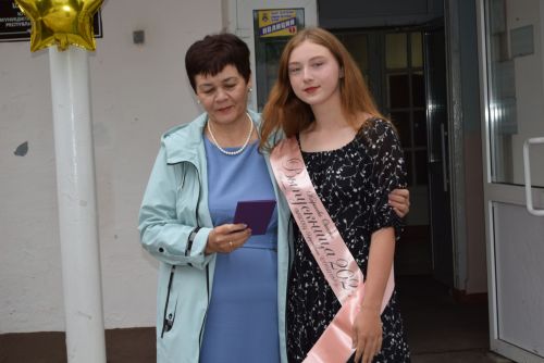 Уруссинские школьники получили аттестаты